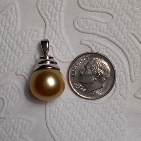 925 Genuine Golden South Sea Pearl. FIRM.